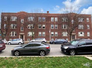 3041 W Belle Plaine Ave APT 1, Chicago, IL 60618