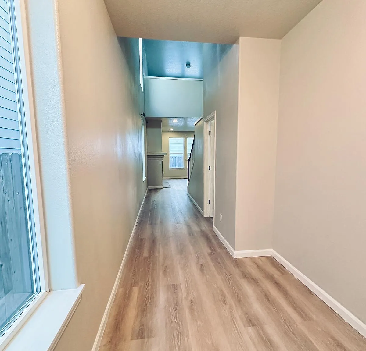 3 bed, 2.5 bath, 1845 sqft, $2,650 — Photo 2