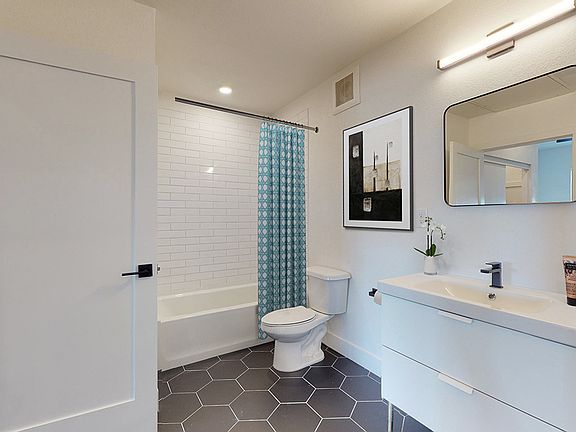 5th image of 1598 N Hooker St #403