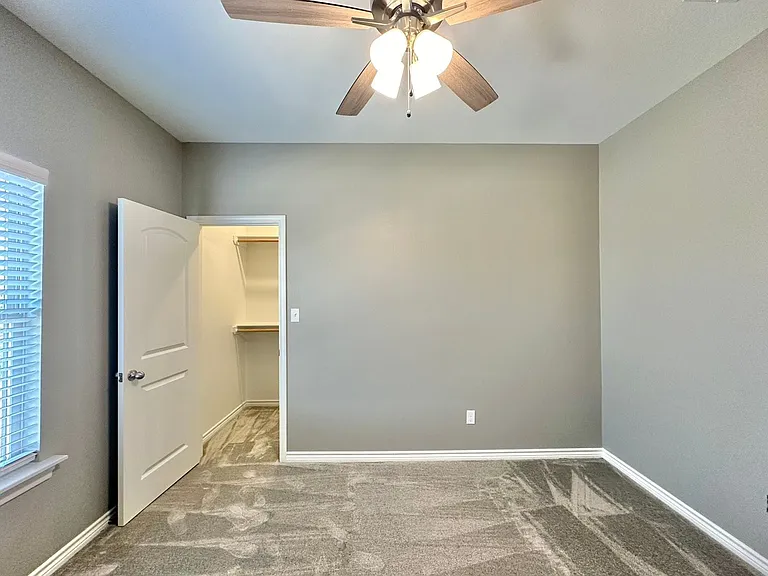 3 Bedroom 2.5 Bathroom Townhomes At Villa Rosa! Now Offering 1/2 Off First Full Months Rent! — Photo 15