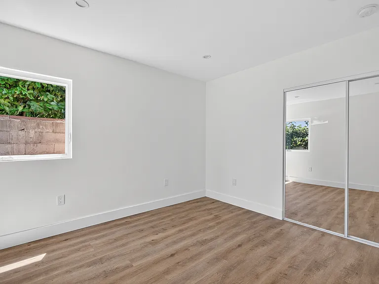 6858 Ira Ave — Photo 16