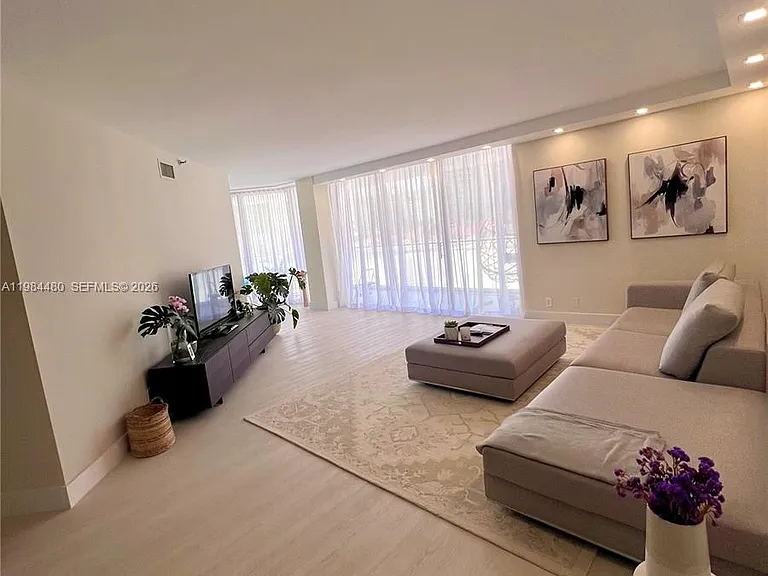 19707 Turnberry Way #5A — Photo 3