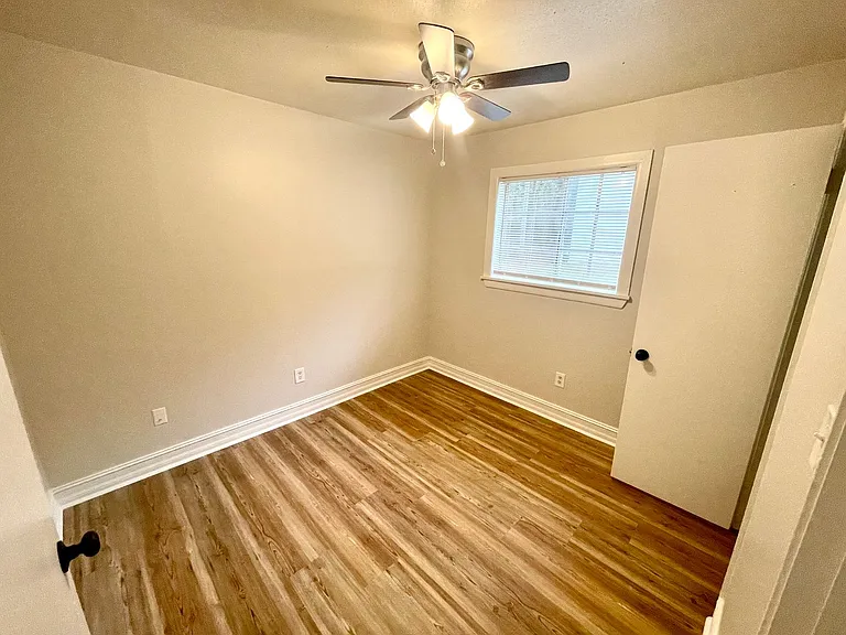 219 Harrell St #5 — Photo 9