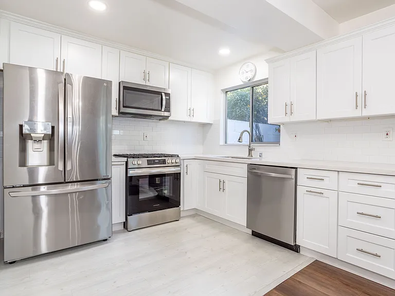 10125 De Soto Ave #45 — Photo 2