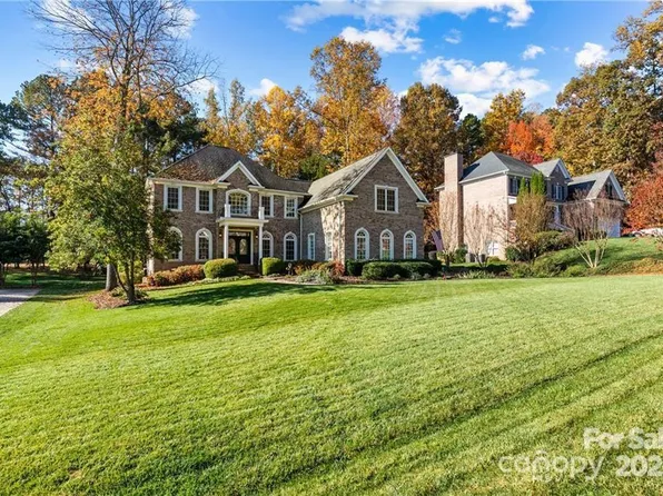 7736 Turnberry Ln, Stanley, NC 28164