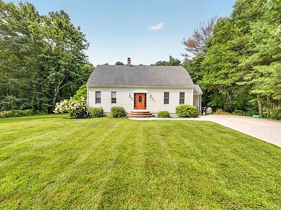 2nd image of 32 Slades Farm Ln