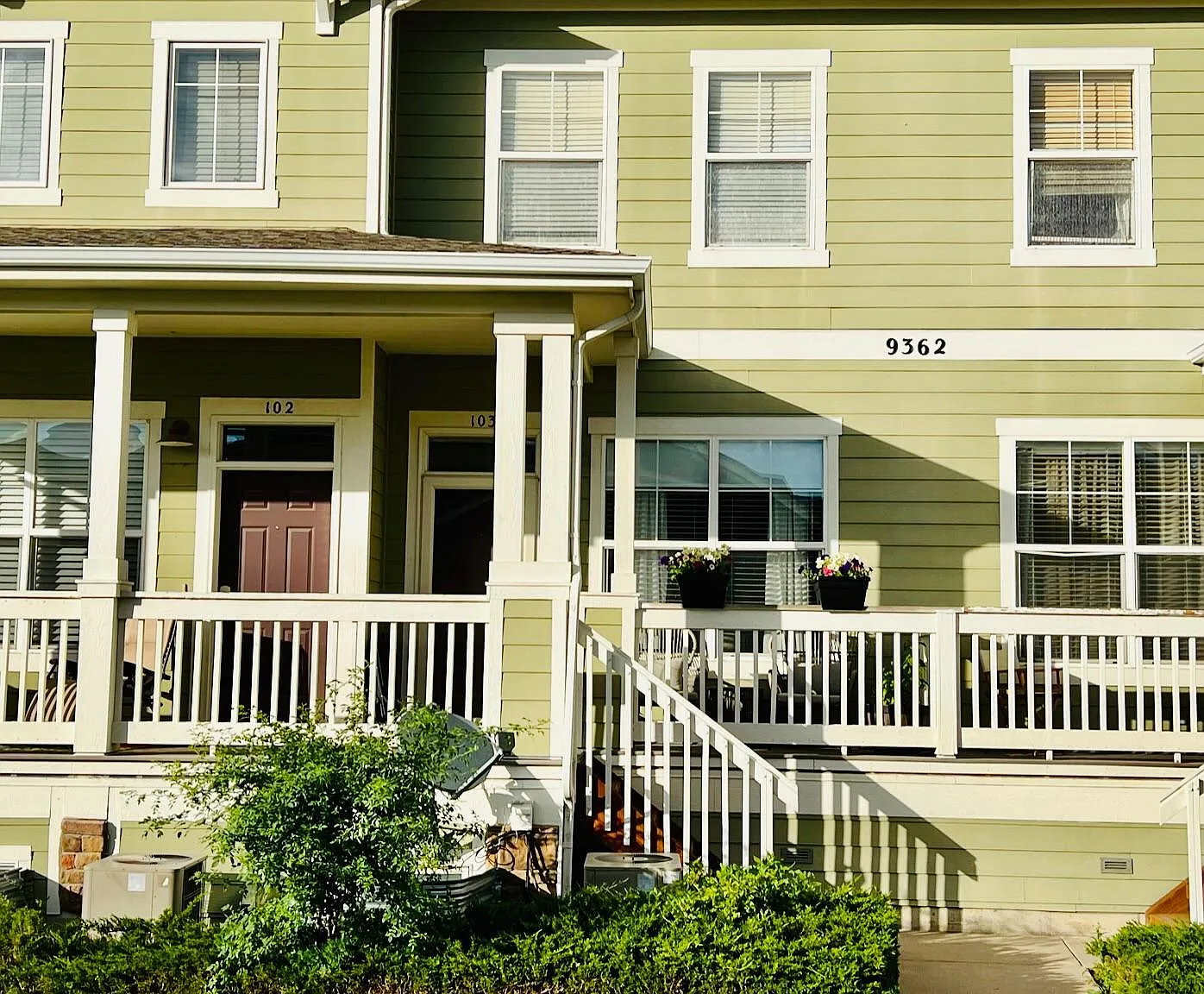 3 bed, 3.5 bath, 1439 sqft, $2,790 — Photo 2