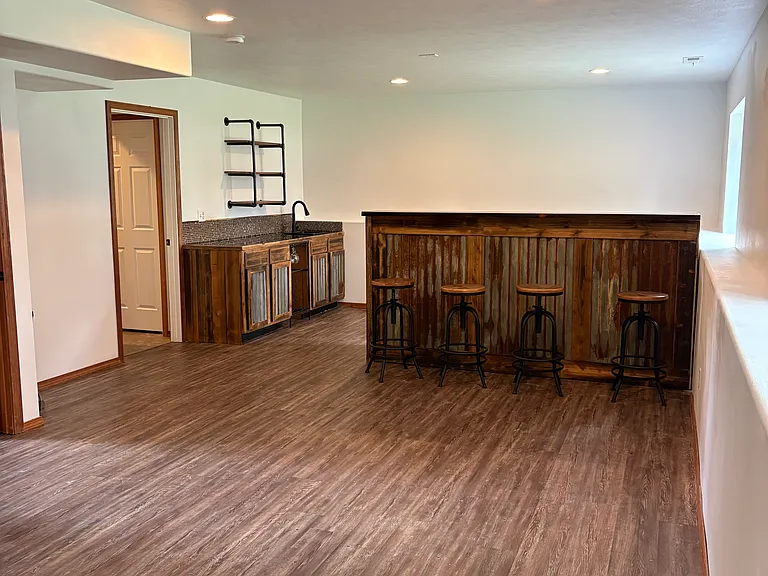613 E Bonnie Lynn Ln — Photo 22