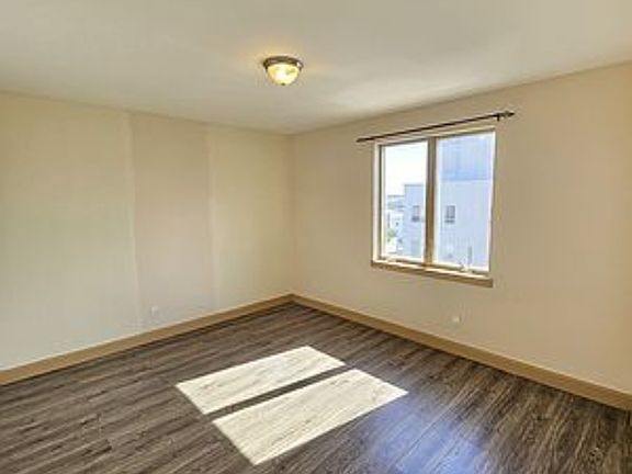 5th image of 2828 W 16th St APT 5F