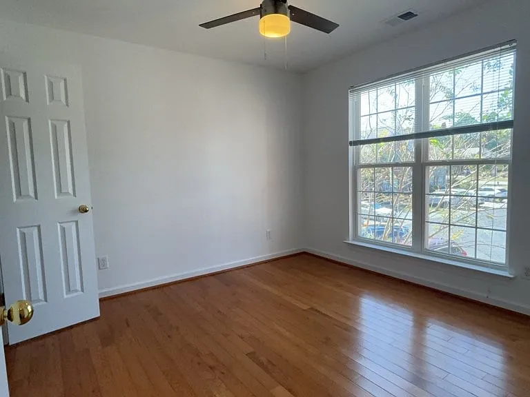 1544 Oxborough Cir — Photo 26