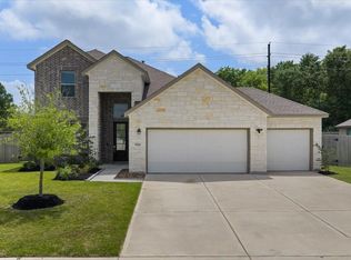 15542 Blue Lake Dr, Mont Belvieu, TX 77523