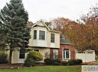 26 Azalea Dr, Edison, NJ 08820