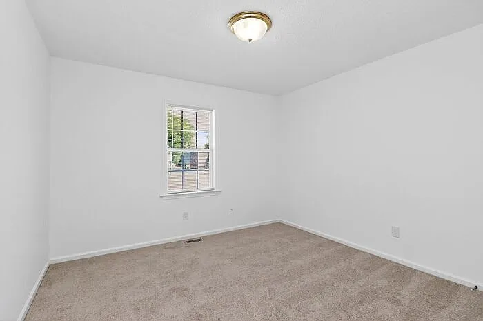 93 Sunderland Rd SW — Photo 21