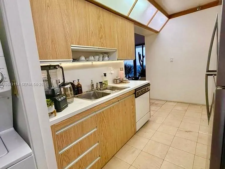 19667 Turnberry Way #12C — Photo 8