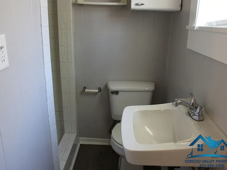 10 S Van Buren St — Photo 8
