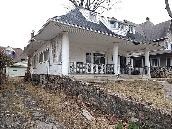2nd image of 1881 Idlewood Ave