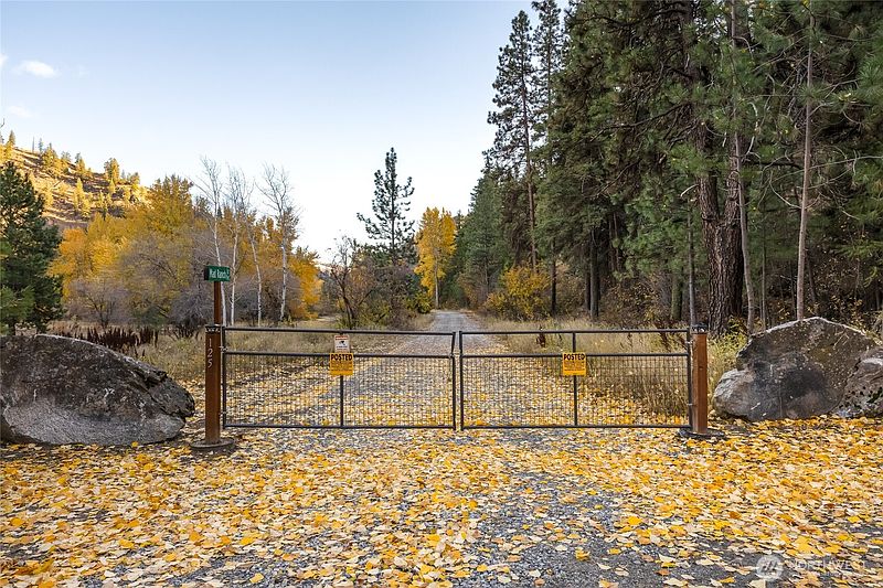 4th image of 309 Mad Ranch Lane