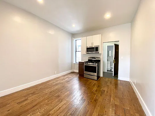 Rented by Bruma Realty LLC | media 2