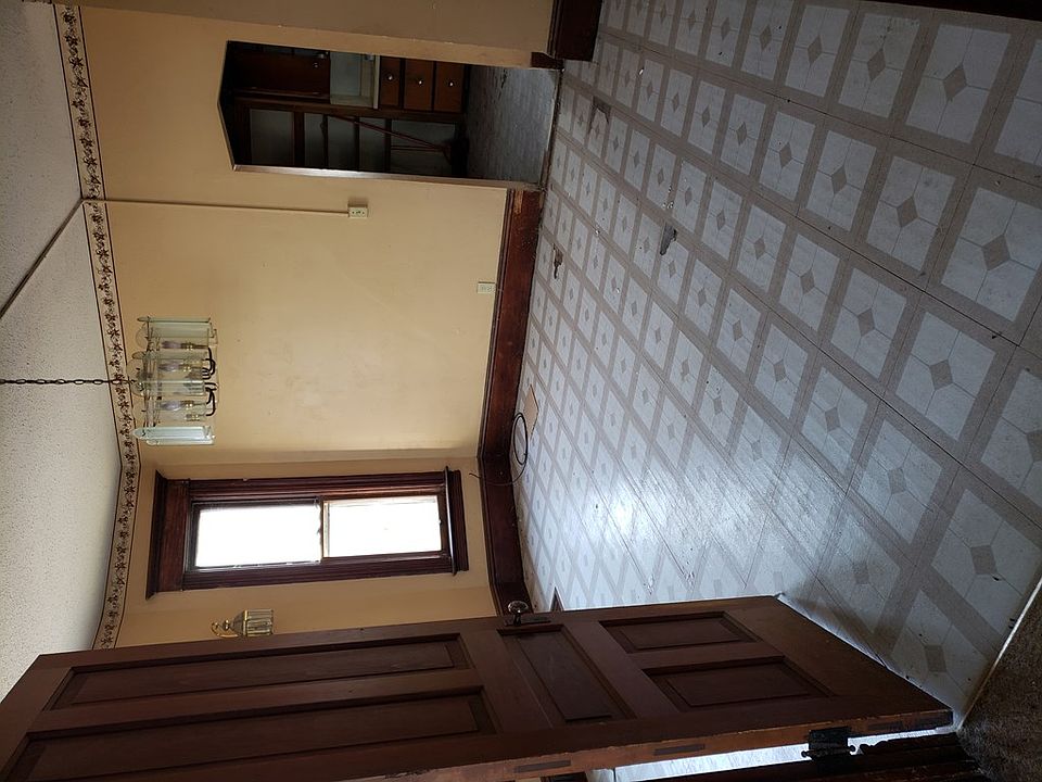 2nd image of 1407 2nd Ave S