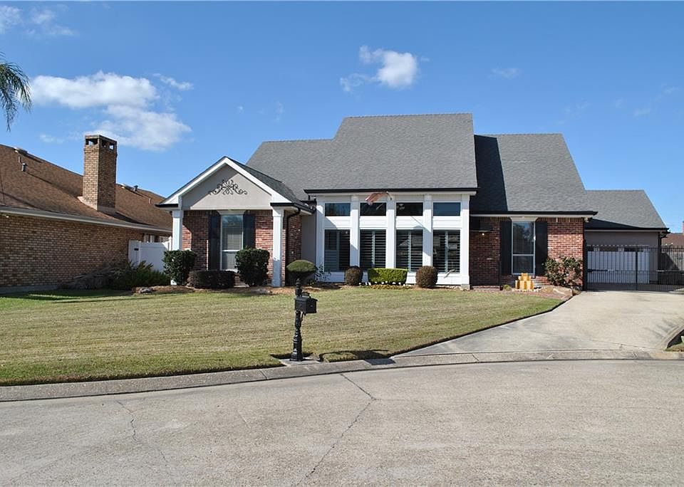 1st image of 10 Millwood Ct