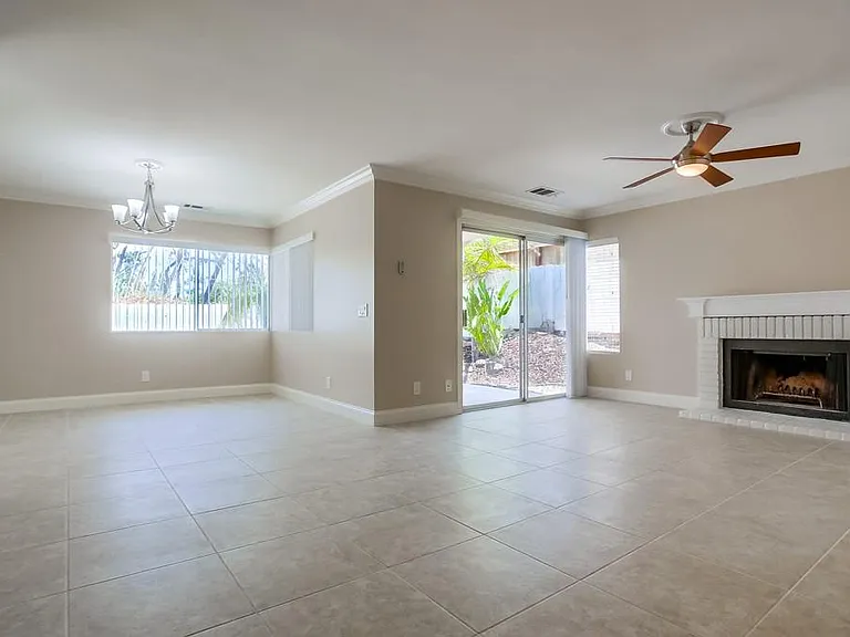 2634 Luciernaga St — Photo 16