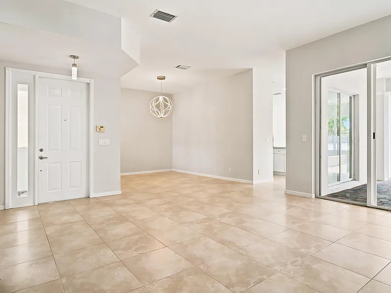 207 Isle Verde Way — Photo 12