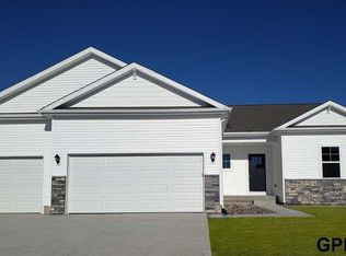 17059 Young St, Bennington, NE 68007