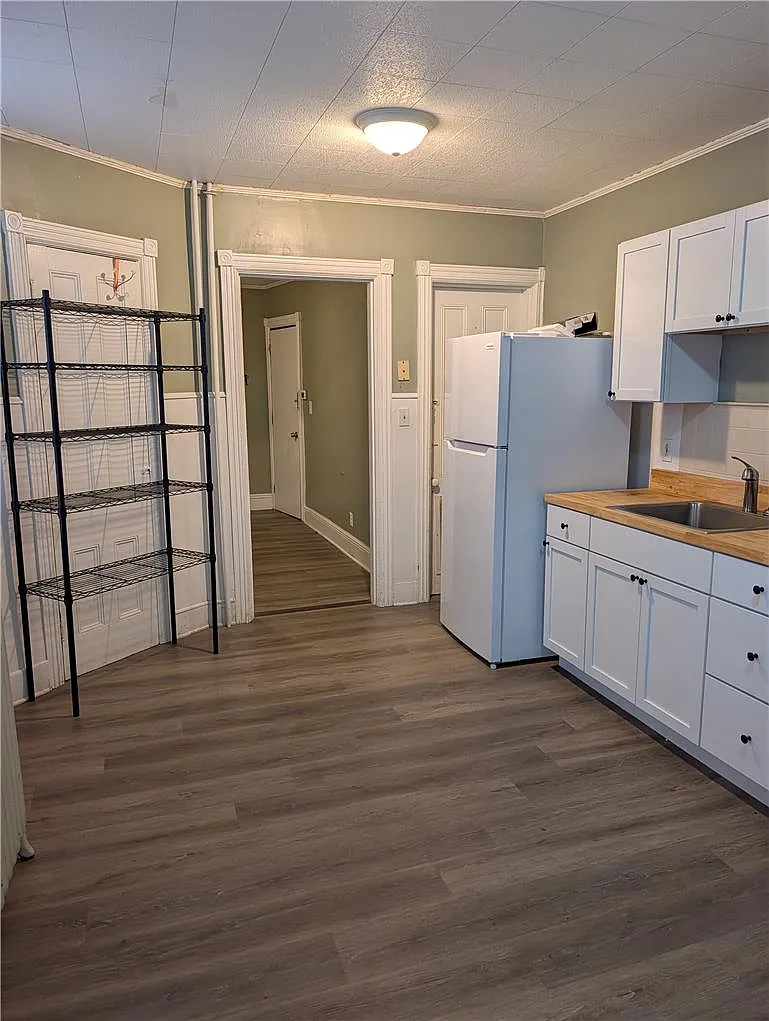 1 bed, 640 sqft, $1,300 — Photo 2