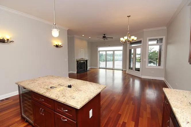 3110 W Belmont Ave #2W — Photo 6