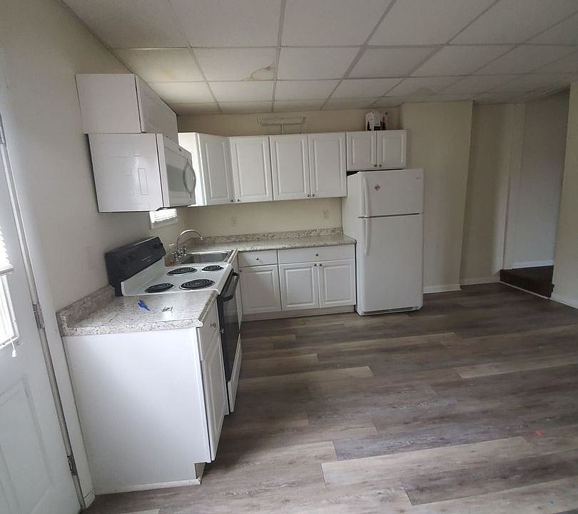 1st image of 214 Jefferson St