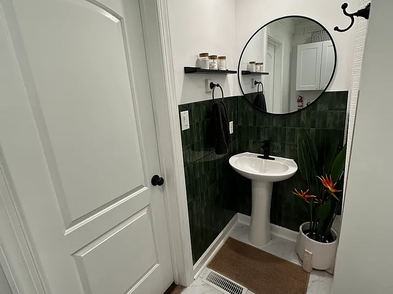 2200 Laburnum Ave — Photo 27
