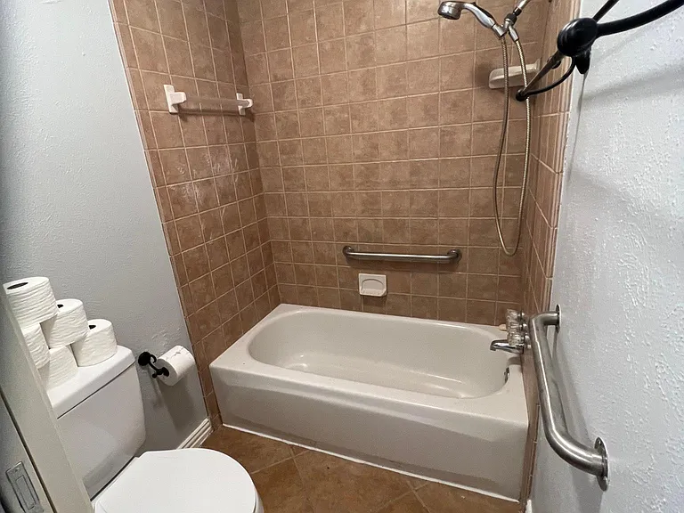 14715 Spring Lake Dr — Photo 12