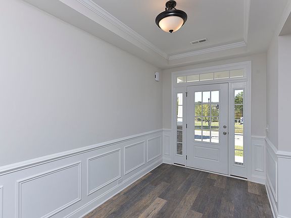 These photos are representative of this floor plan, but all options may not be available in every co