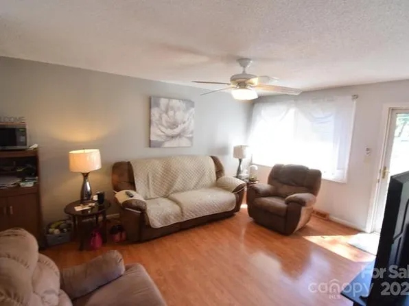 615 E Maple Ave, Gastonia, NC 28054