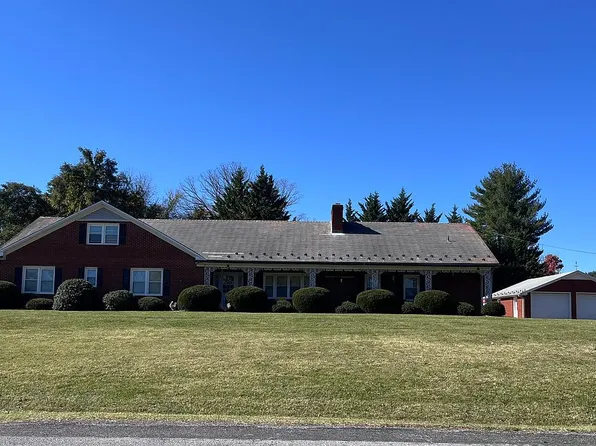 15 York Ave, Stuarts Draft, VA 24477