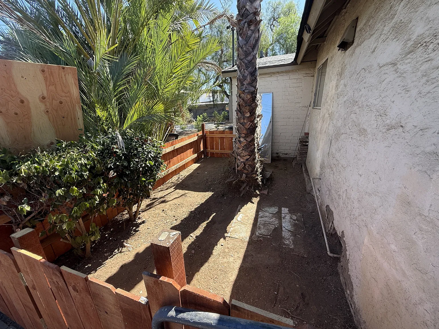 1135 S Santa Fe Ave — Photo 4