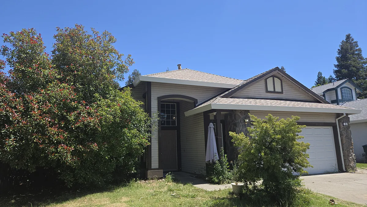Building Photo - 3 Ferncliff Ct