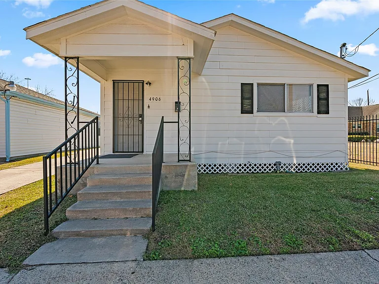 4906 Farmer St — Photo 9