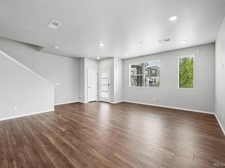 6381 N Malaya St — Photo 2