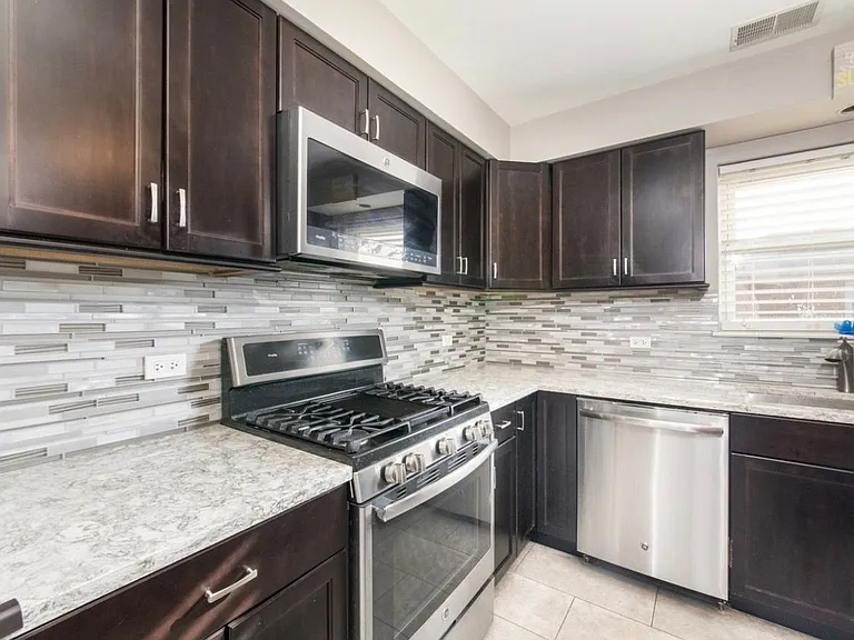 8735 N Wisner St #2 — Photo 9