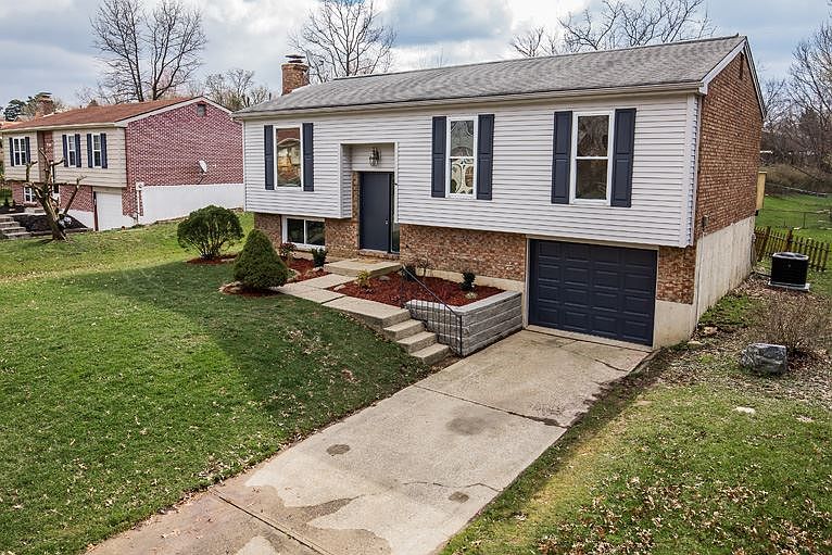 1st image of 875 Wesley Dr