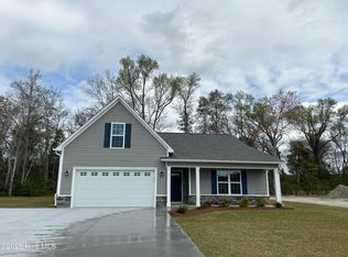 111 Duncan Ln, Newport, NC 28570
