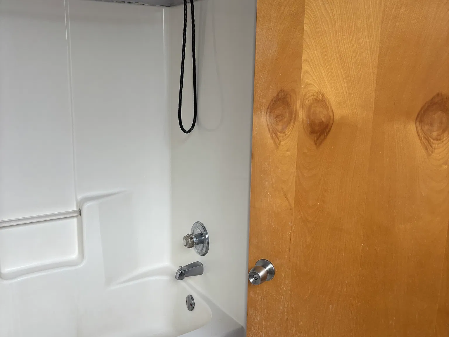 Studio, 700 sqft, $1,350 — Photo 3