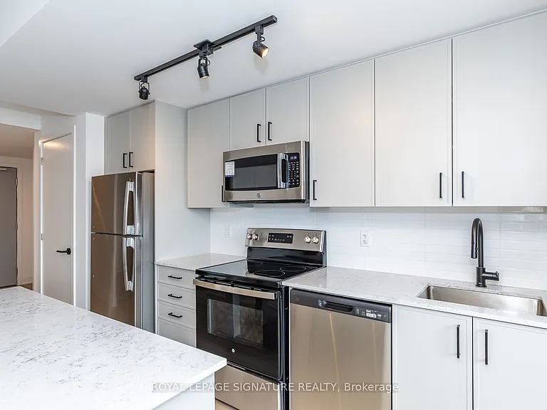 785 Dovercourt Rd #1105 — Photo 14