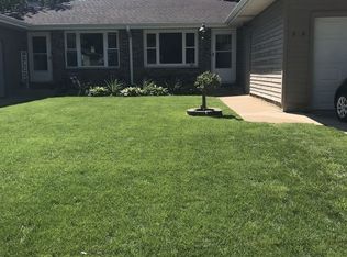 949 W Kane St, South Elgin, IL 60177