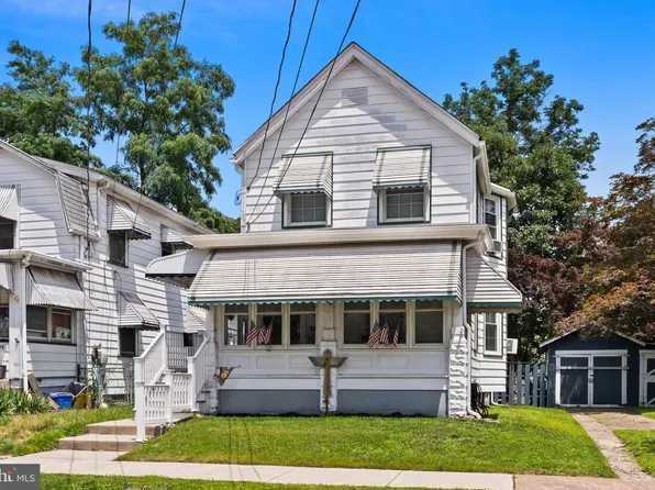 118 Grove St, Morrisville, PA 19067