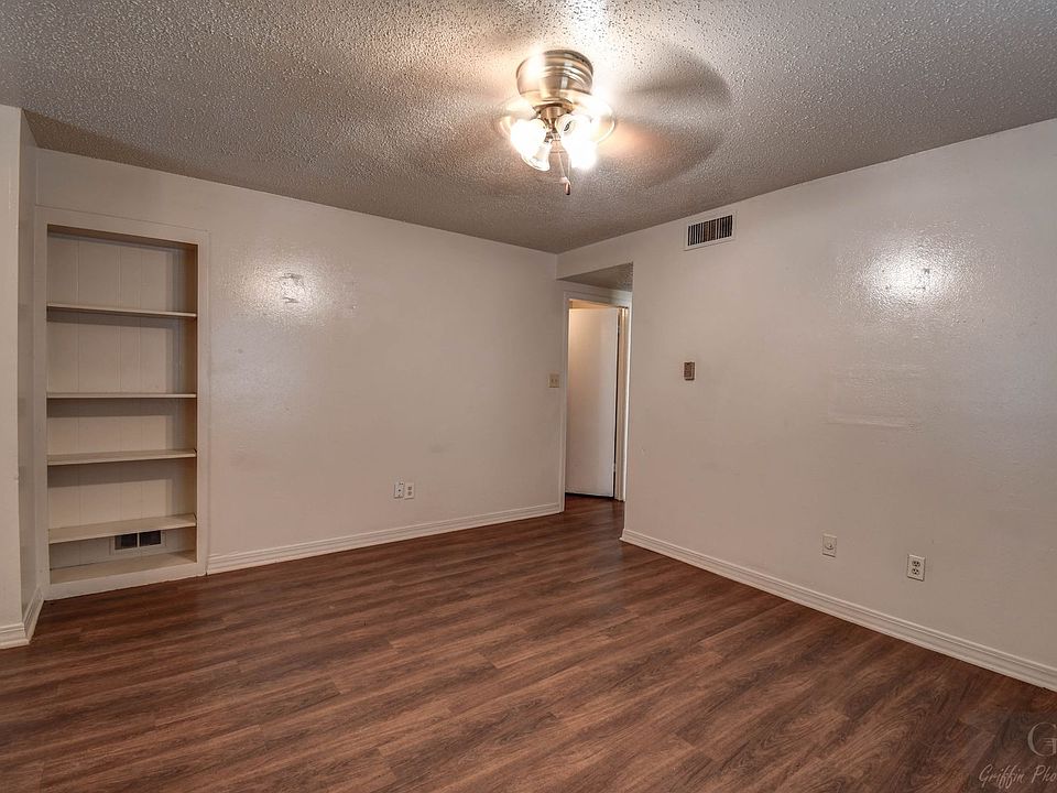 1st image of 9404-9406-9408 Ferrara Dr #9406A