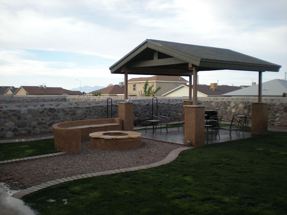Gazebo/Fire pit with seating area