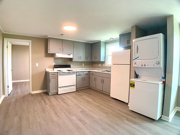 5th image of 442 Circle Dr APT C