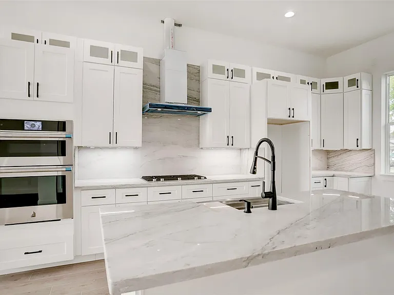 6816 Hartland Ave — Photo 10